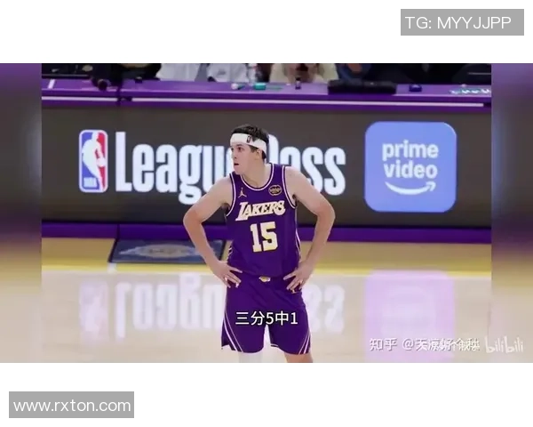 湖人对阵凯尔特人历史对决再度上演 激烈较量引爆球迷热情